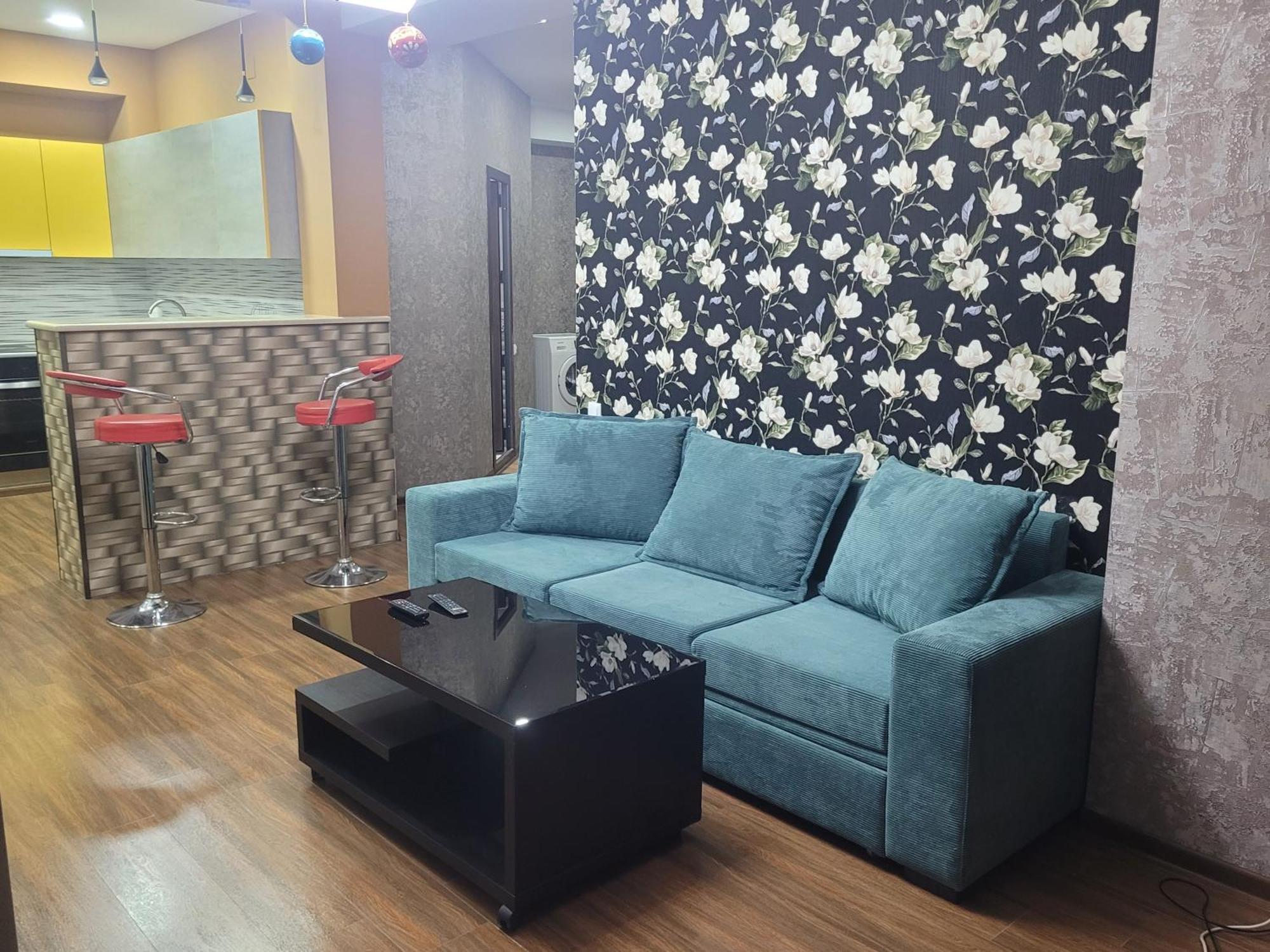 Your Home Кутаїсі Екстер'єр фото